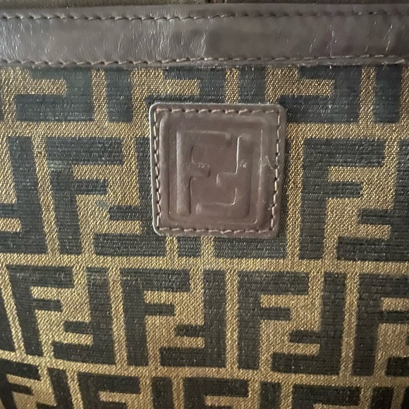 Vintage Canvas Fendi zucca crossbody (orginal strap missing added strap) - Picture 3 of 10